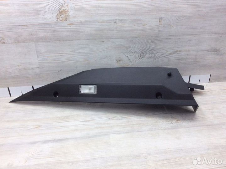 Держатель задней полки задний левый Renault Arkana