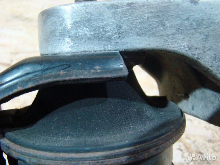 KIA Sportage 2 Опора двигателя правая