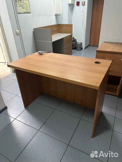 Компьютерный стол офисный