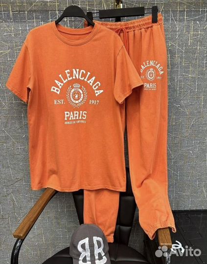 Костюм Balenciaga