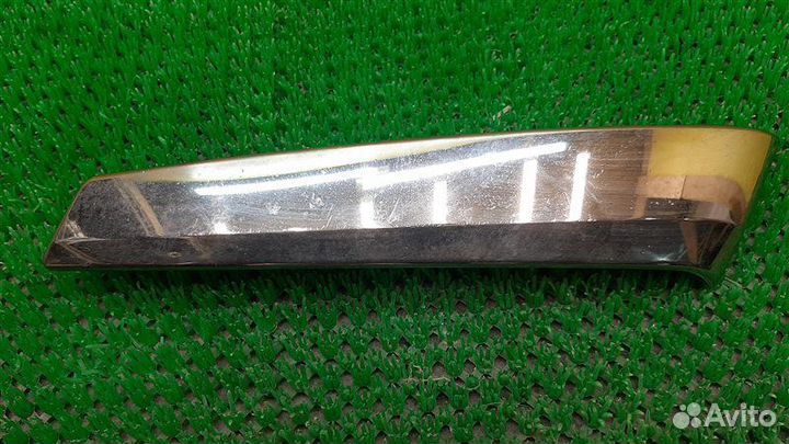 Молдинг решетки радиатора Toyota Land Cruiser