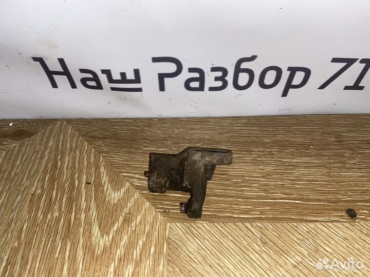 Кронштейн датчика коленвала шевроле ланос lanos