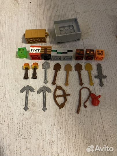 Lego минифигурки, аксессуарами minecraft