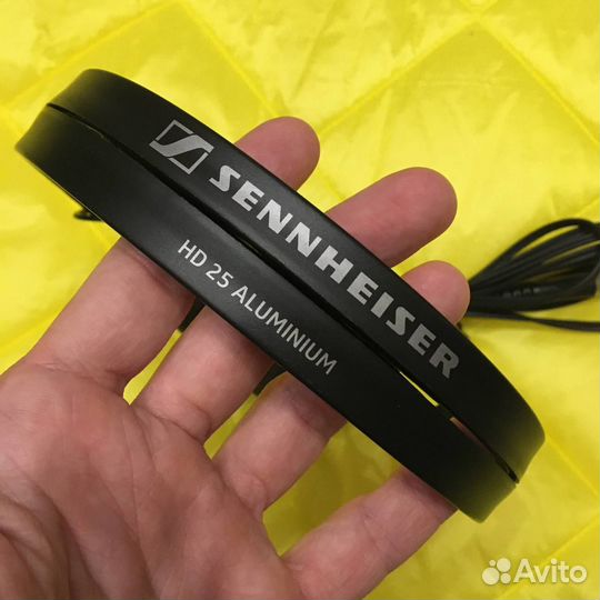 Наушники Sennheiser HD 25 Aluminium 70 Ом + кейс