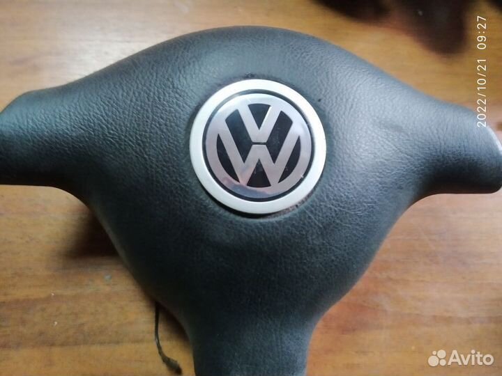 Подушка безопасности в рулевое колесо VW Passat B5