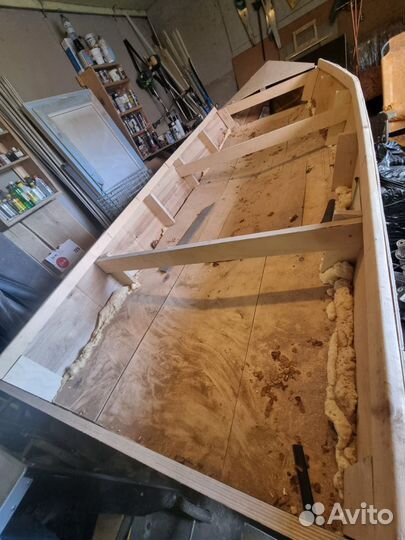 Недостроенная лодка