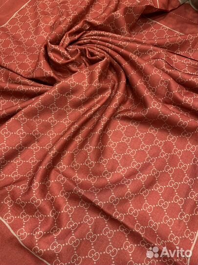 Платок шерстяной Gucci красный двухсторонний