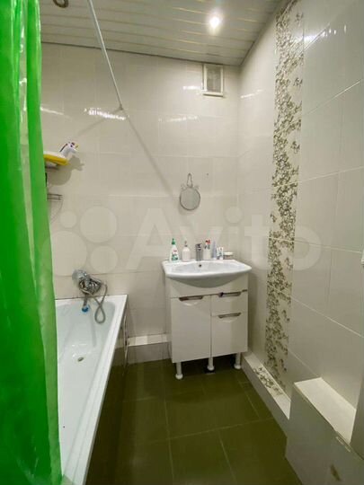 3-к. квартира, 77 м², 1/6 эт.