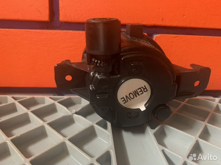 Фара противотуманная правая BMW E81