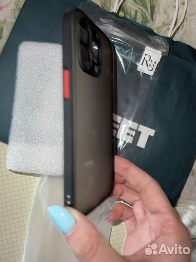 Чехлы на iPhone 13 про