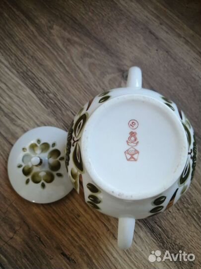 Сахарница Красный фарфорист Полонное