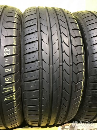 Goodyear EfficientGrip 245/45 R18 100Y