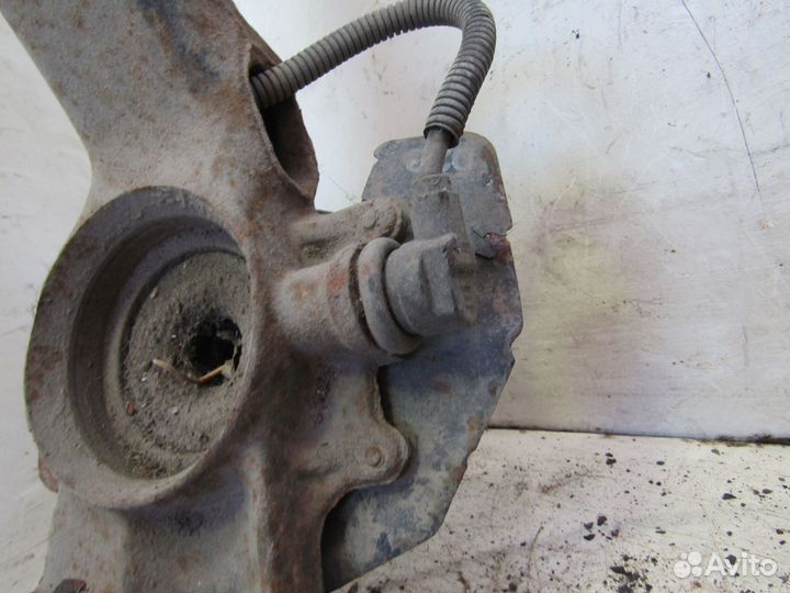 Ступица передняя Лев. Фольксваген Пассат 2003г