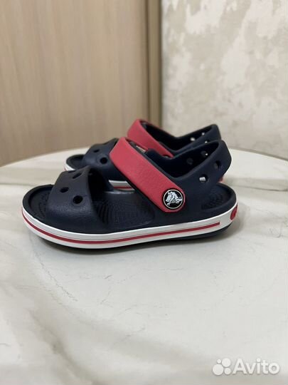 Сандалии crocs