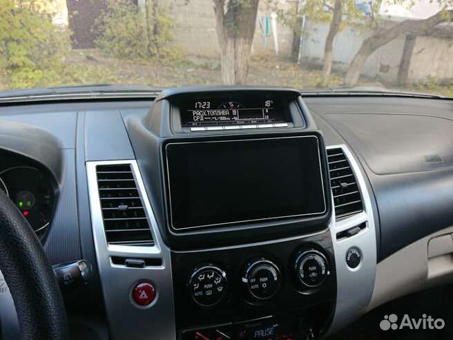 Штатная магнитола Mitsubishi для pajero sport 2