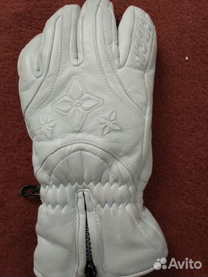 Горнолыжные перчатки женские