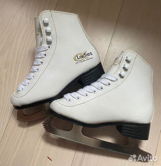 Коньки фигурные 28 и 36 размер