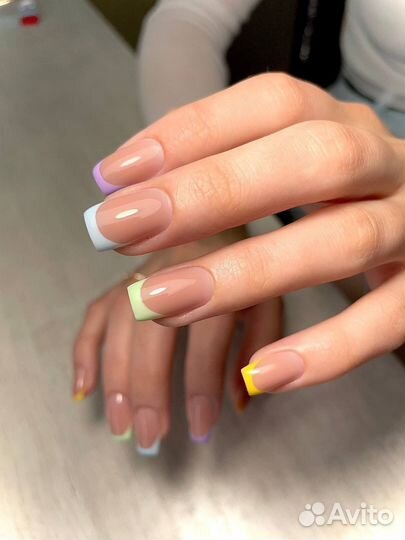Маникюр и педикюр в 4 руки