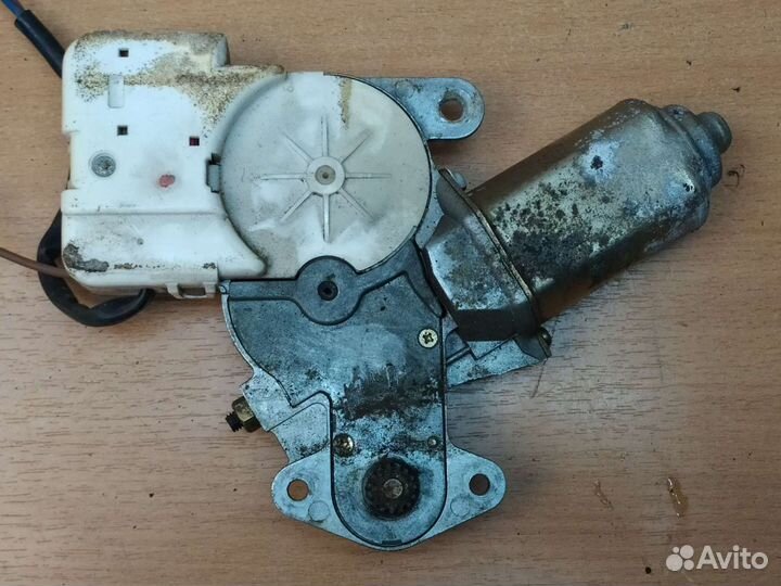 Моторчик люка, Nissan Maxima j30