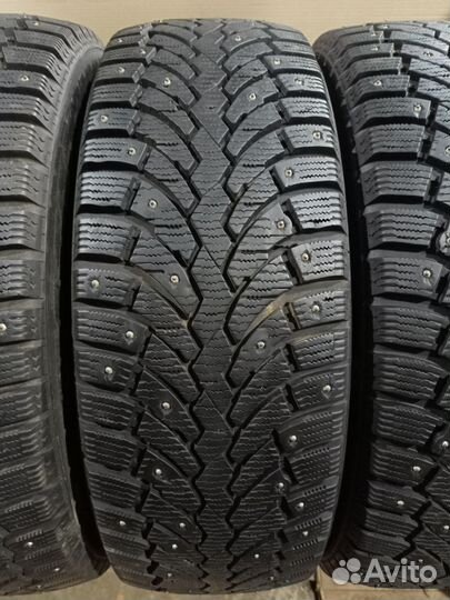 Pirelli Formula Ice 215/65 R16 98T