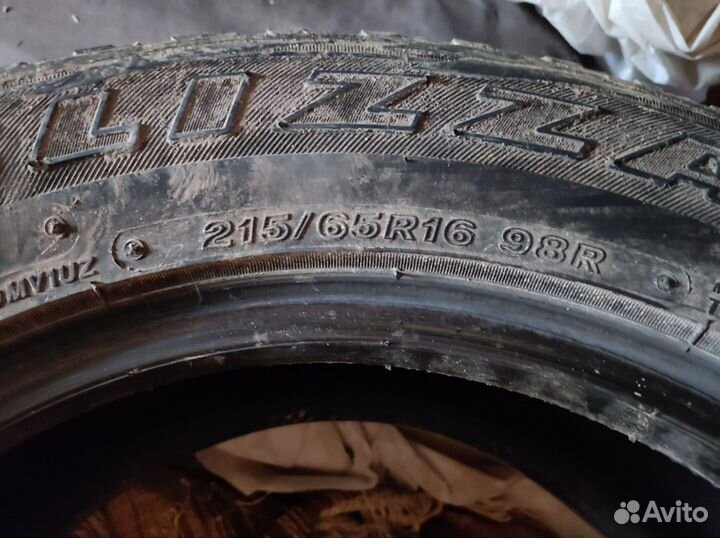 Bridgestone Blizzak DM-V1 215/65 R16 98R