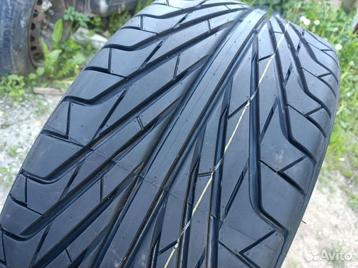 Triangle TR968 245/35 R20 91W