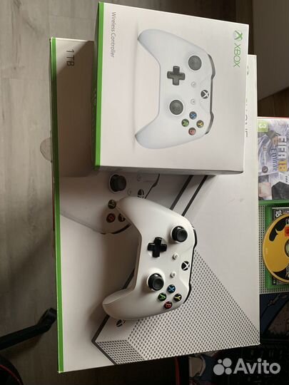 Xbox One s 1tb с играми
