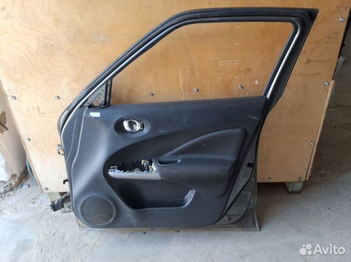 Дверь передняя правая Nissan Juke YF15