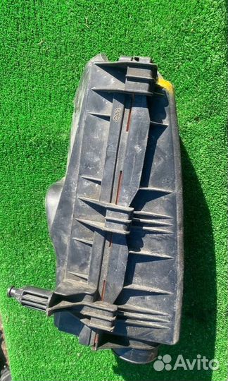 Корпус воздушного фильтра Ford Mondeo 2003