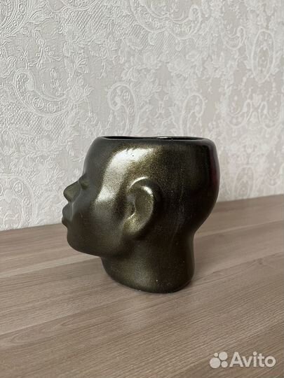 Кашпо голова девушки