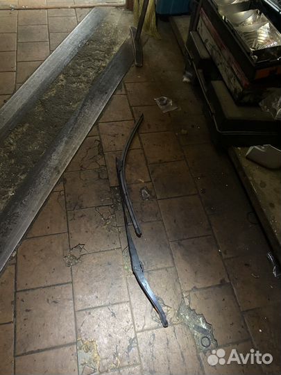 Поводок стеклоочистителя LH Renault Logan 2015