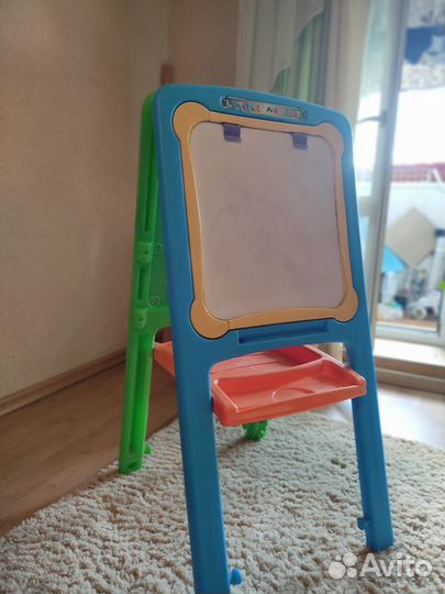 Мольберт детский двухсторонний (мел/ фломастеры)