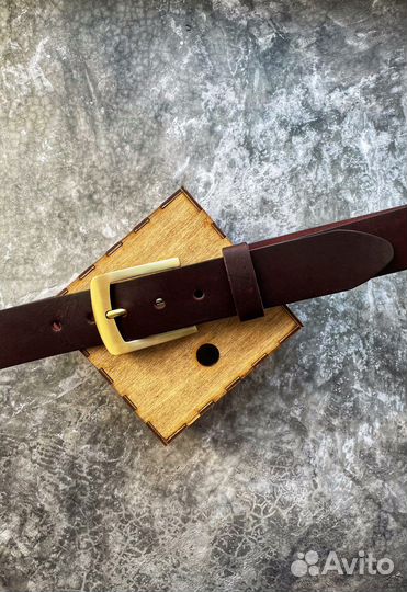 Мужской кожаный ремень