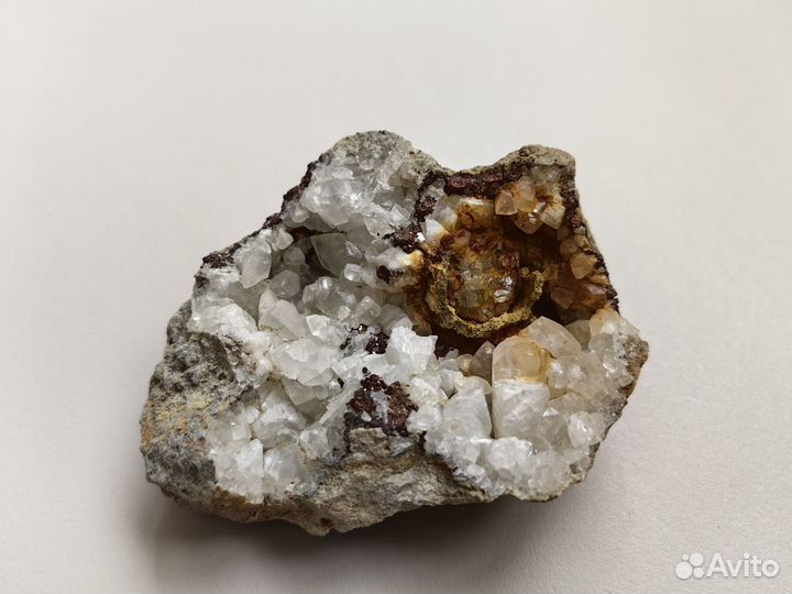 Двойная жеода кальцита