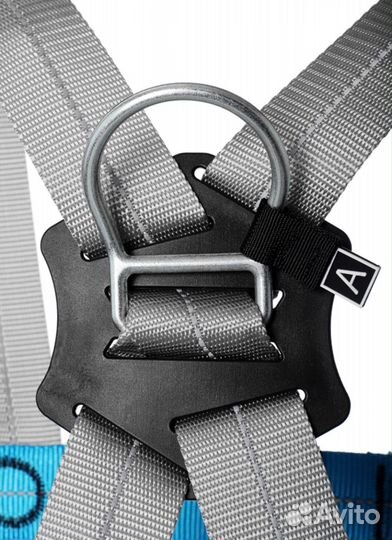 Страховочная привязь