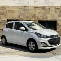 Chevrolet Spark 1.0 CVT, 2020, 54 000 км, с пробегом, цена 1 390 000 руб.