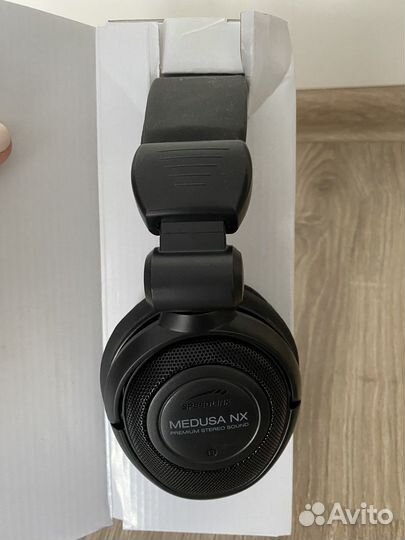 Наушники с микрофоном