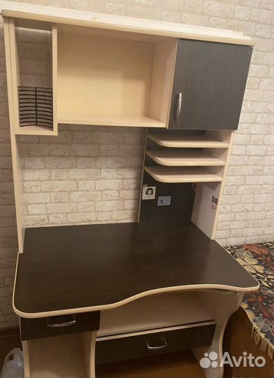 Компьютерный письменный стол