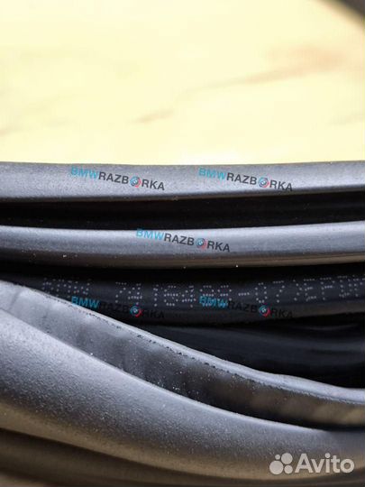 Уплотнитель дверного проема передний левый BMW F98