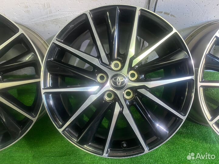 Литые диски R18 5x114 3 Toyota Camry