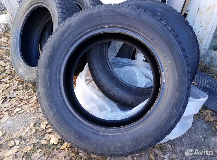 Bridgestone Blizzak VRX 235/55 R17 99S