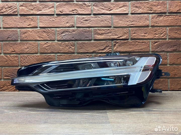 Фара левая Volvo S60 V60 Cross Country 2019+ LED