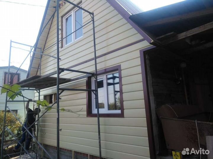 Строительная бригада возможно с нашим материалом