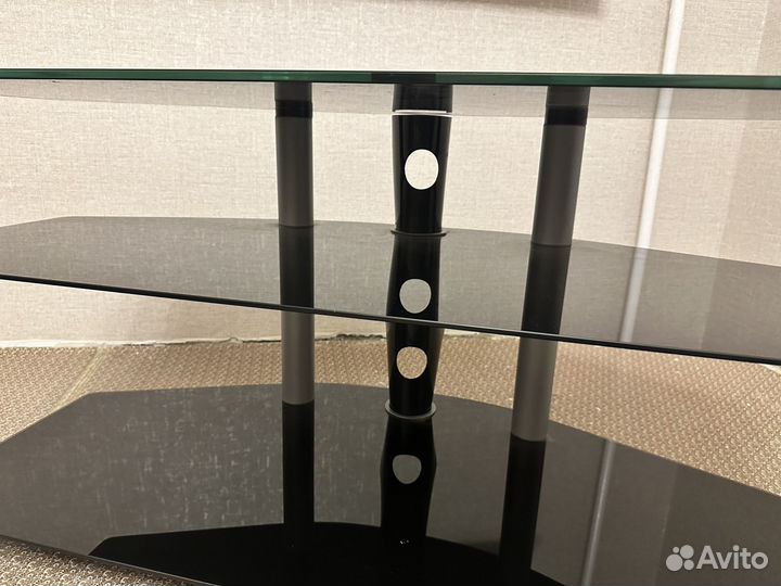 Стеклянная тумба под тв