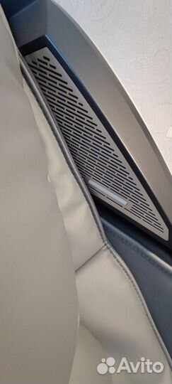 Массажное кресло Aura от Casada