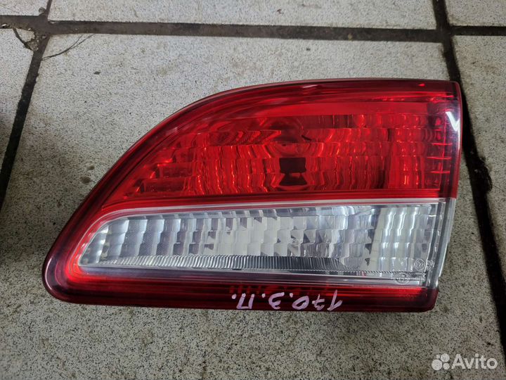 Задний фонарь внутренний Nissan Almera G15