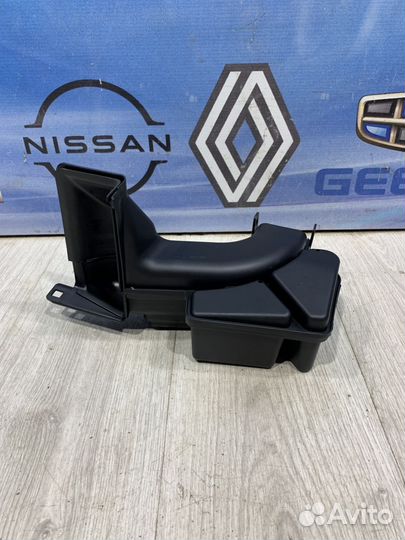 Патрубок воздушного фильтра Nissan X-trail T32