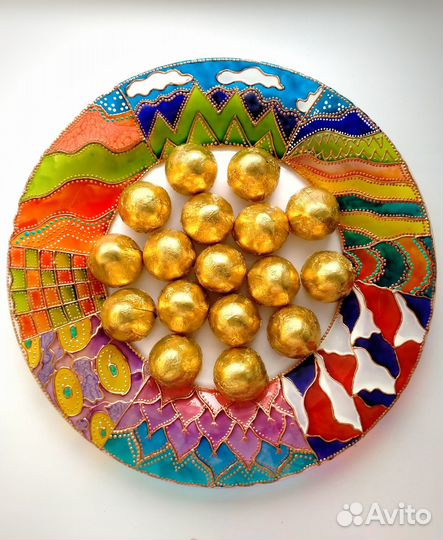 Тарелка декоративная с витражной росписью