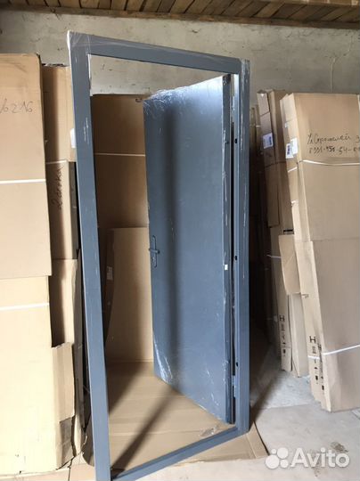 Входная стальная дверь(склад )
