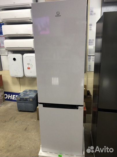 Холодильник Indesit DS 4200 W, высота-200см